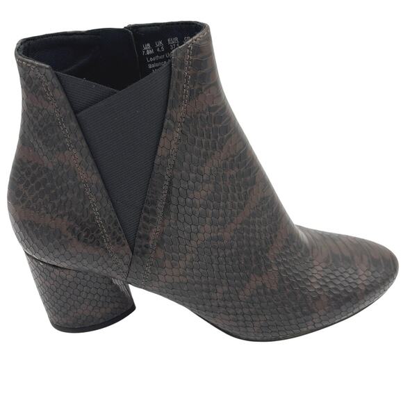 27 Edit Naturalizer Ankle Bootie Brown Snakeskin Leather Pull on Size 7.5 - Picture 1 of 7